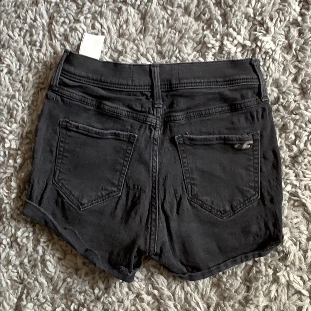 HOLLISTER HIGH RISE SHORTS - Picture 2 of 2